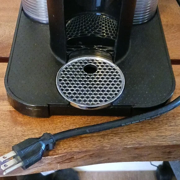 Nespresso VertuoLine Coffee Machine - Picture 5 of 11